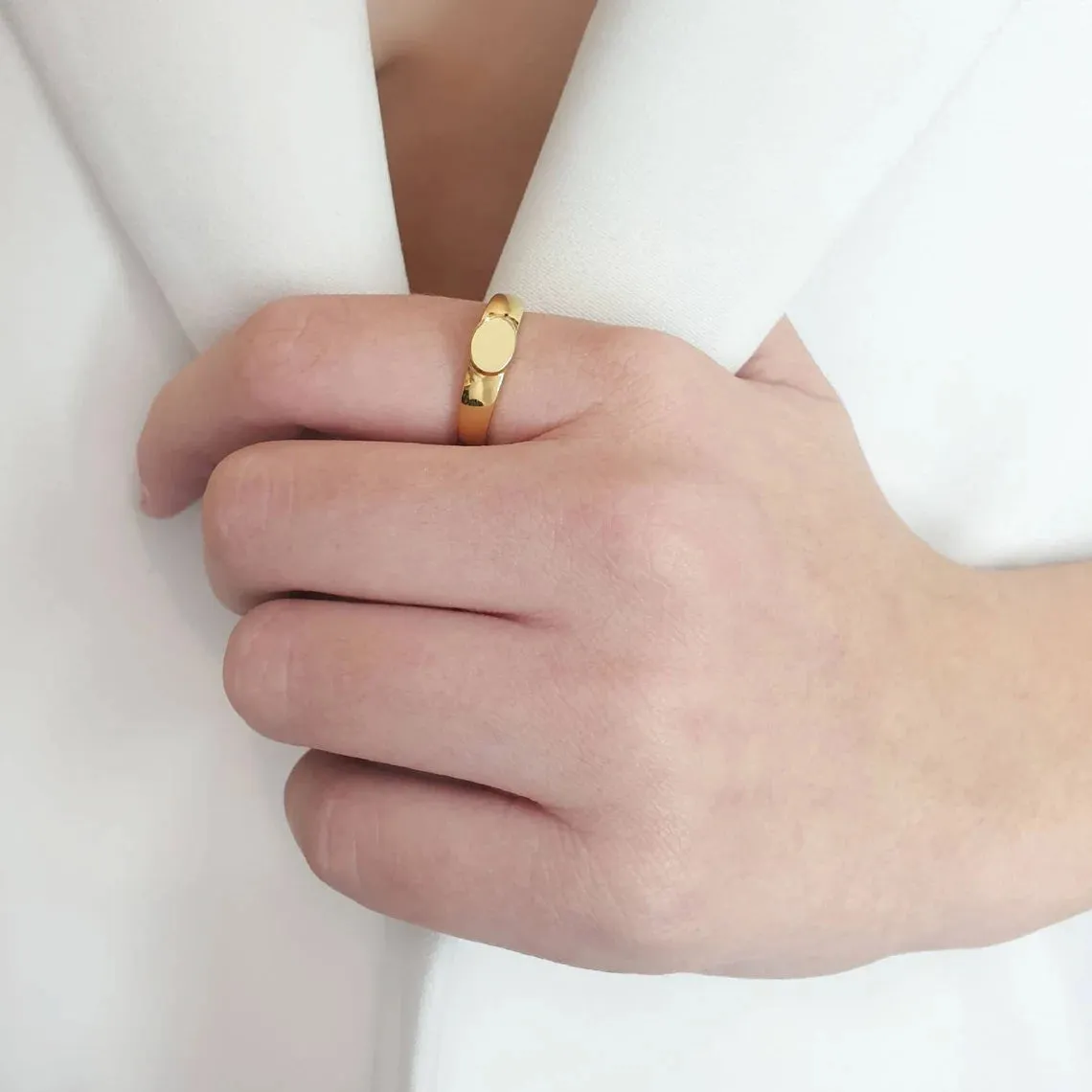 Oval Signet Band